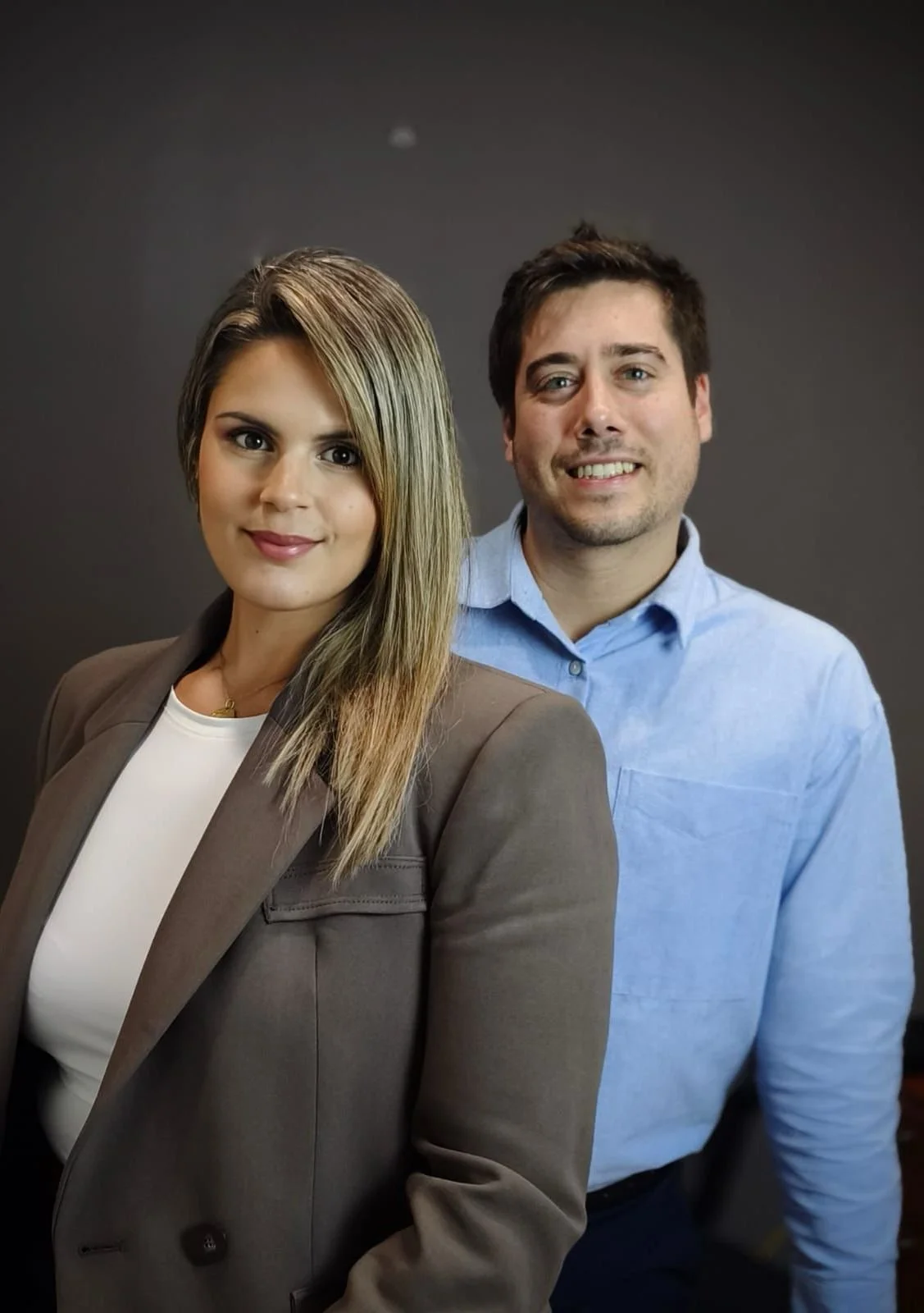 foto de los fundadores de asistencia juridica canaria Ángela y Daniel